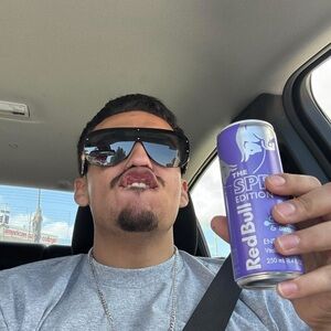 Meet your Posher, Zach